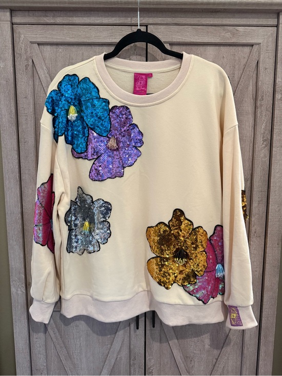 QUEEN OF SPARKLES Tops - Queen Of Sparkles Women’s Sequin Floral Cream Sweatshirt NWT- Small